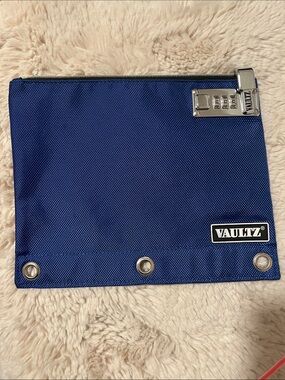 Vaultz 3 Holed Zippered Lock Pouch